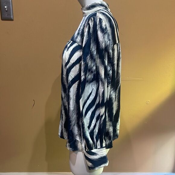 Maison d’ Amelie Women’s Small Blue Cream High Neck 5 Button Cuffs Blouse Sz Sm - Picture 3 of 14